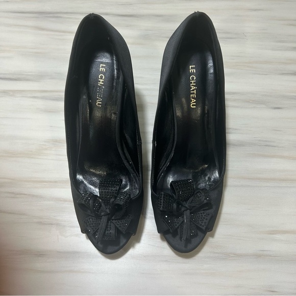LE CHATEAU Satin Peep Toe Heels- Size 8 - Picture 2 of 8